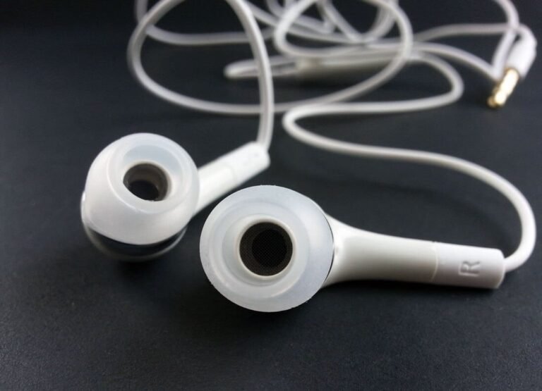 earphones
